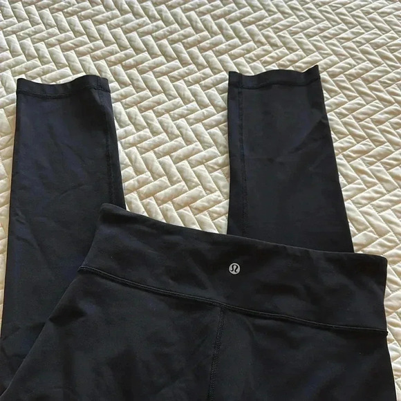 Lululemon - Picture 3 of 3